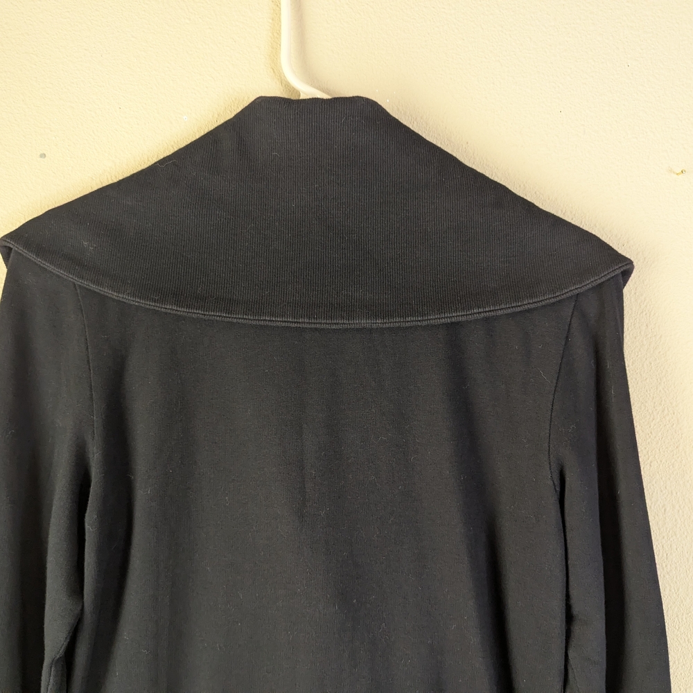 Elegant Black Double-Breasted Women's Coat - Picture 10 of 16